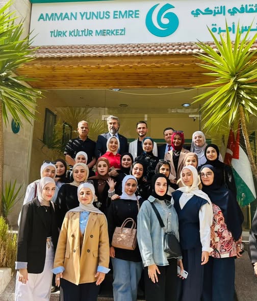 وفد من كلية الآداب يزور "يونس إمره" في عمّان