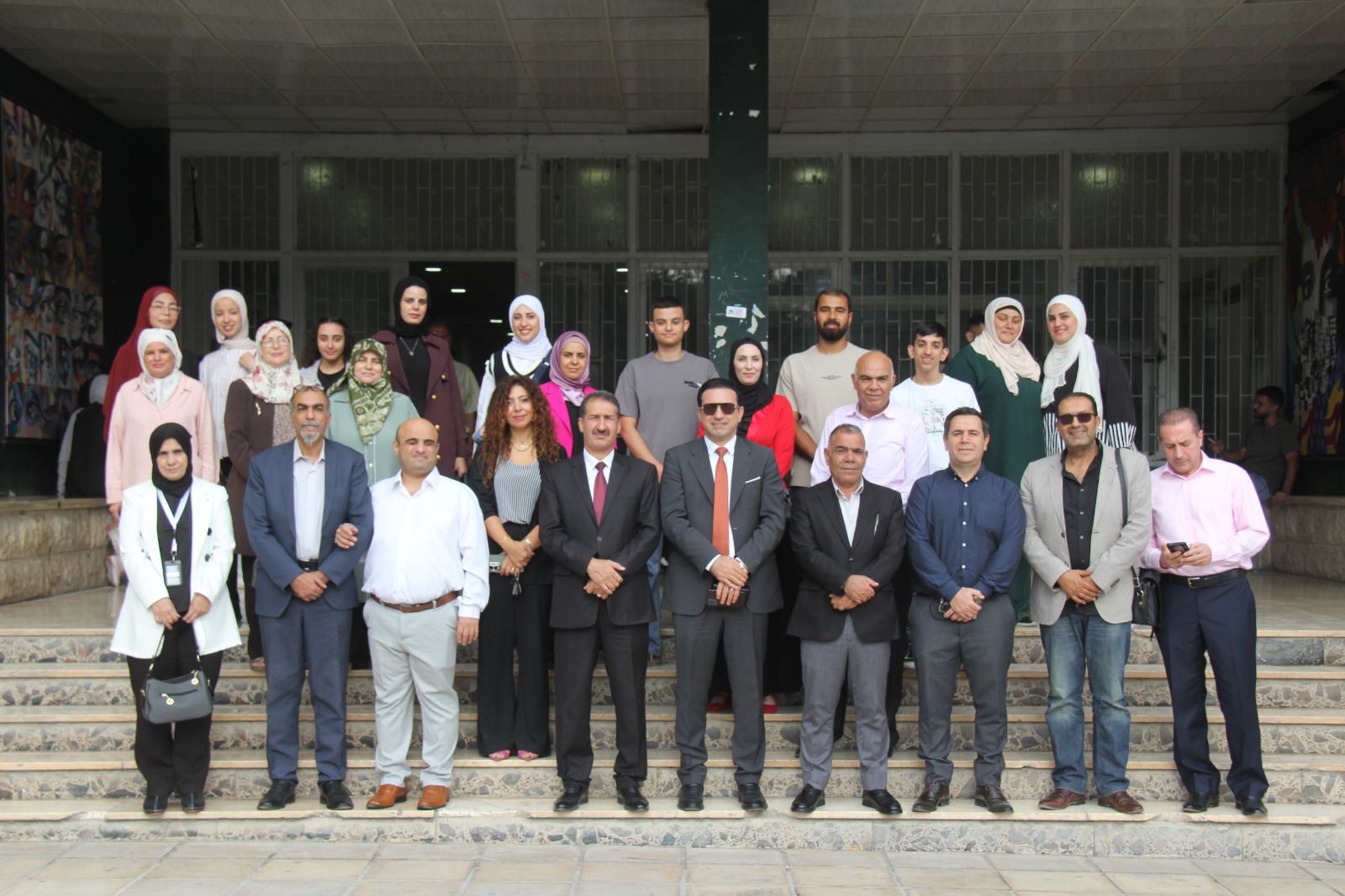 وفد من جامعة السلطان قابوس يزور عمادة شؤون الطلبة وفنون اليرموك