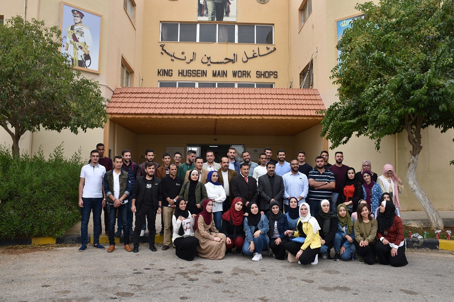 بتنظيم من عمادة شؤون الطلبة / وفد من طلبة اليرموك يزور مركز الملك عبد الله الثاني للتصميم 
