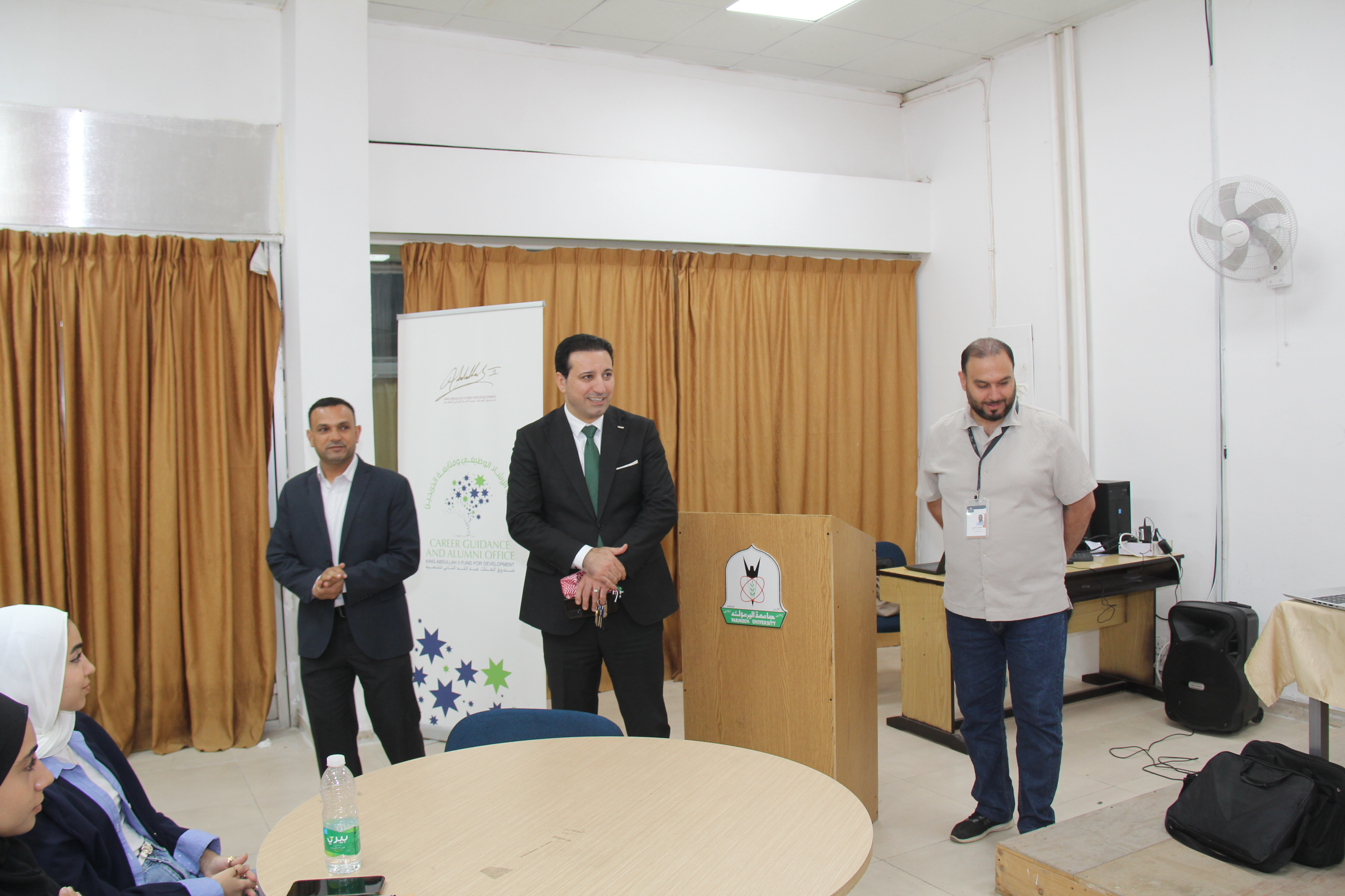 الإرشاد الوظيفي ومتابعة الخريجين ينظم ورشة توعوية حول الحماية من العنف الأسري