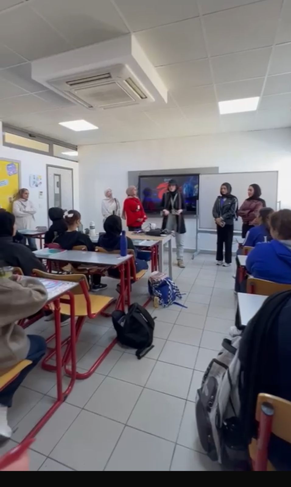 "شؤون الطلبة" تحتفي باليوم العالمي للطفل في مدرسة إربد النموذجية